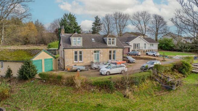 3-bed detached on Glenboig Road, Glenboig, G69 8HF, £299,999