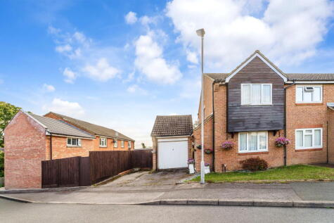 Hunting Gate Drive, Chessington, KT9 2DQ