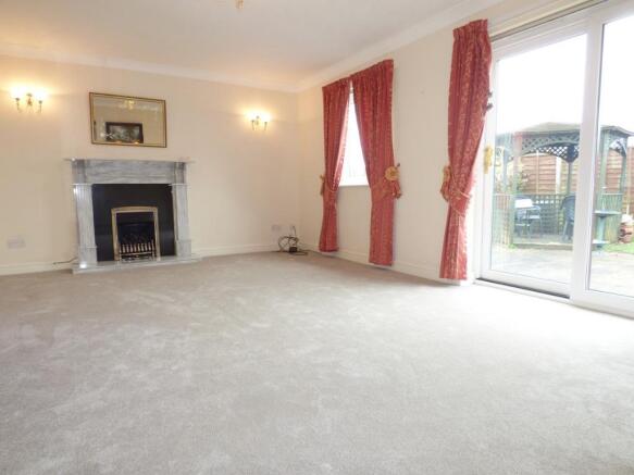 Lounge & Dining Room