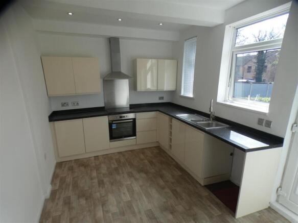 47 Devonshire Drive-Kitchen.JPG