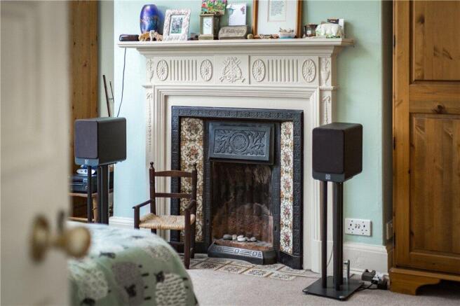 6 bed Semi-Detached for sale Image 10