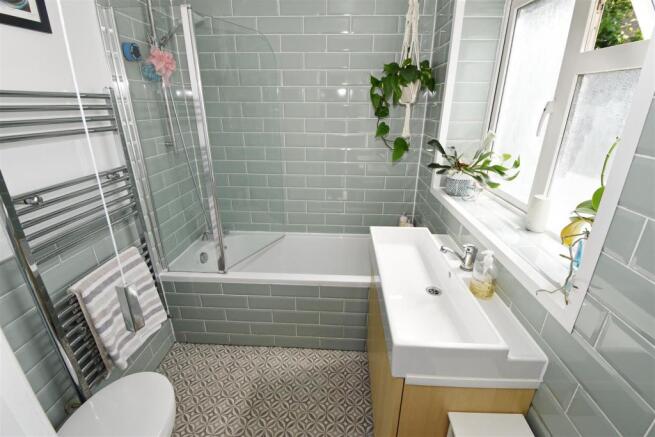 Bathroom1.jpg