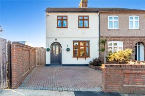 42, Babington Road, Hornchurch RM12 4AR