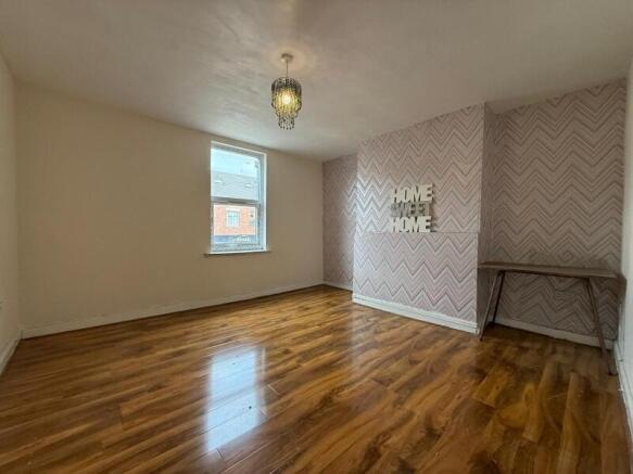 2 bed End of Terrace to rent Image 6