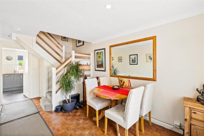 10 Manor Close Full Res-17.jpg