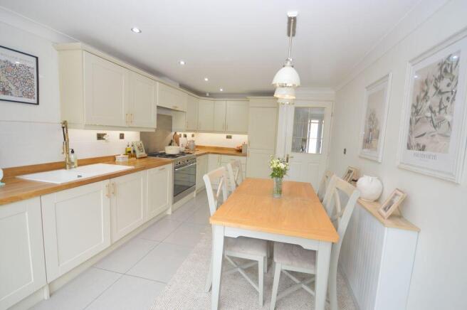Bermondsey Grove, Widnes photo 4