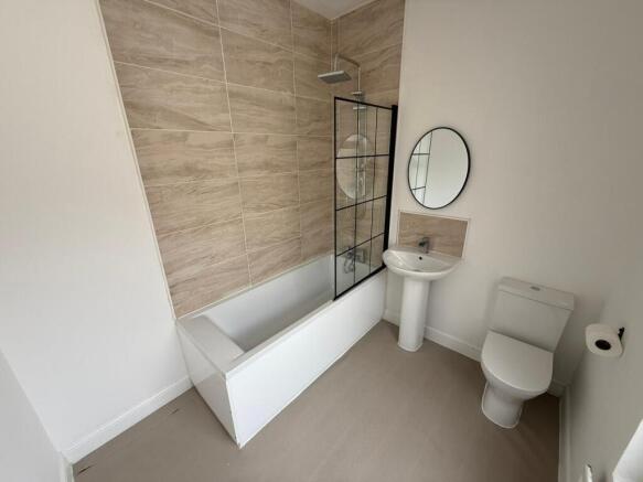 2 bed Terraced to rent Image 11