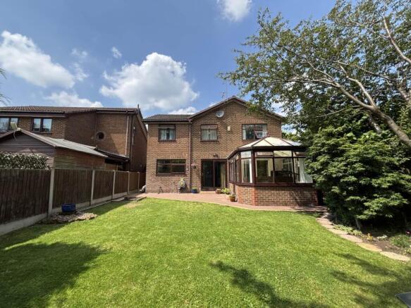 4 bed Detached for sale Image 4