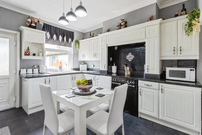 3 bed Detached for sale Image 4