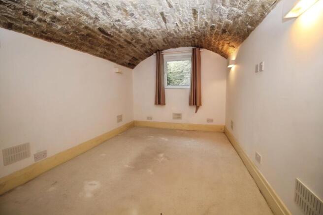 3 bed Terraced for sale Image 8