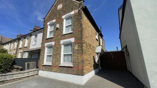 Three Bedroom End Of Terrace To Rent
