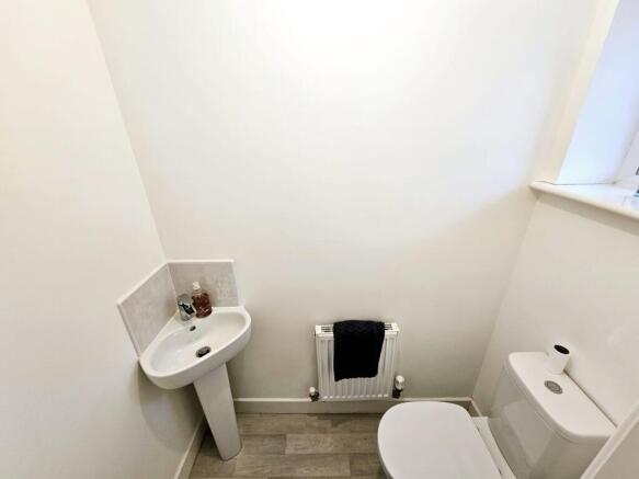 3 bed Detached for sale Image 6