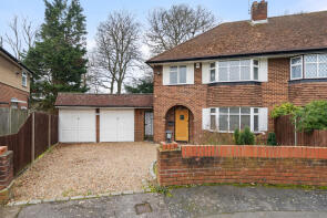 32, Kent Gardens, Ruislip HA4 8RX