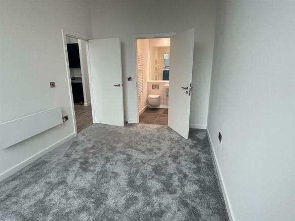 Bedroom a.jpg