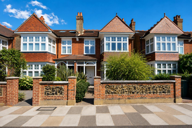 EXTERIOR.png