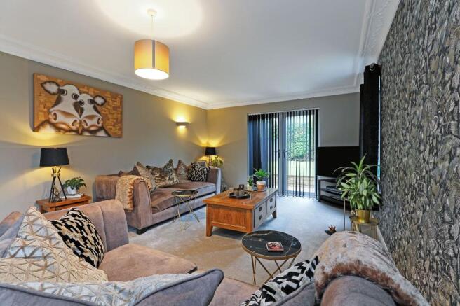 5 bed Detached for sale Image 4