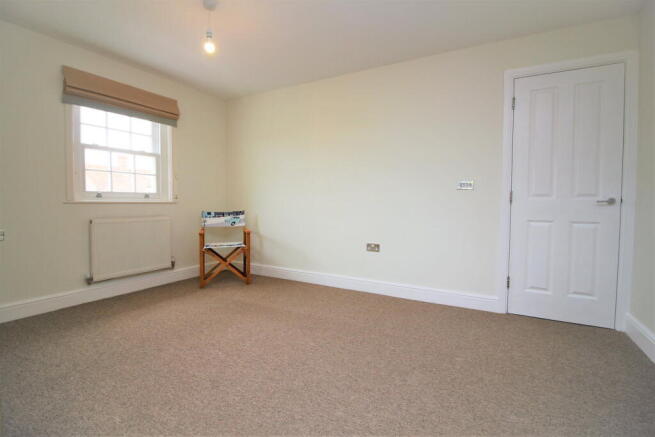 Burgage Mews, West Street, Alresford, SO24  photo 4