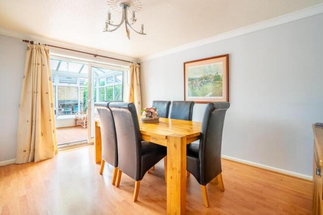 4 bed Detached for sale Image 7