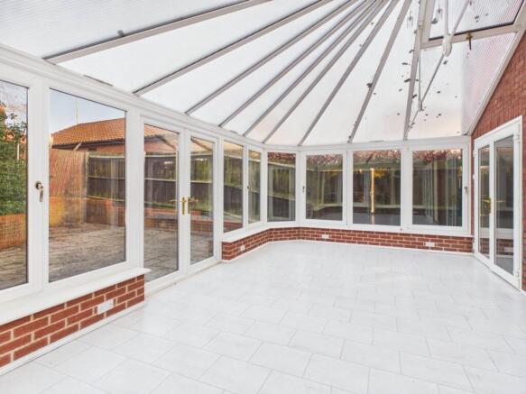 CAM04922G0-PR0121-STILL012