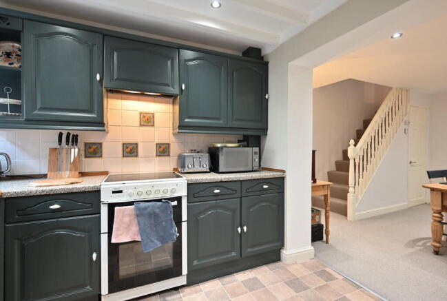 2 bed Terraced to rent Image 12