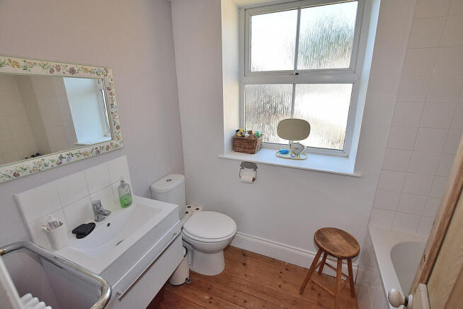 3 bed Terraced for sale Image 12