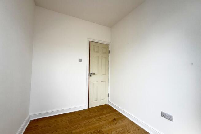3 bed Terraced for sale Image 12