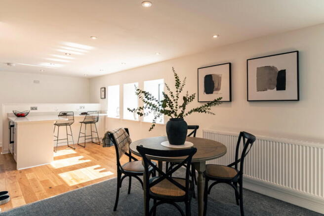 4 bed Town House for sale Image 7