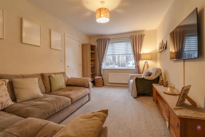 4 bed Detached for sale Image 7
