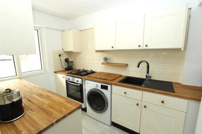Kitchen1.JPG