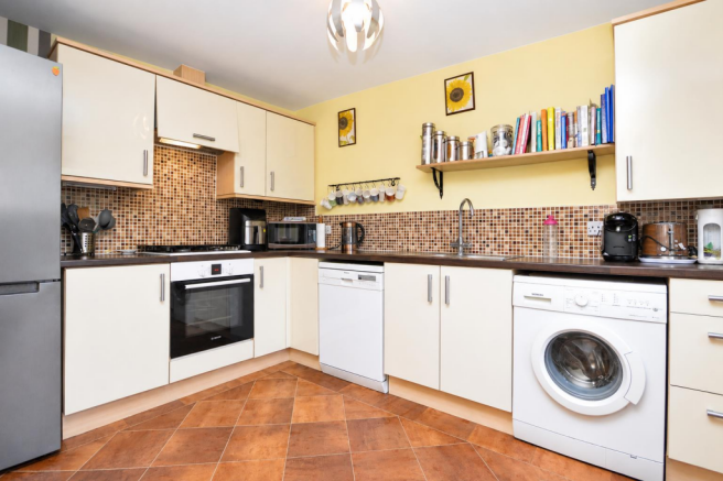 3 bed Semi-Detached for sale Image 4