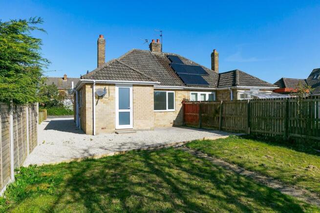2 bed Semi-Detached Bungalow for sale Image 8