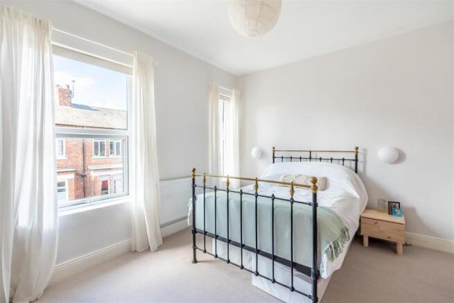 3 bed Town House for sale Image 11