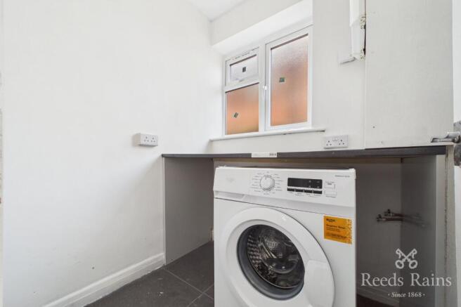 2 bed End of Terrace to rent Image 5