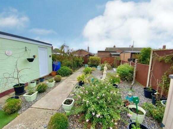GARDEN 2.jpg