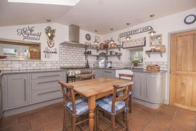 Kitchen / Brea...