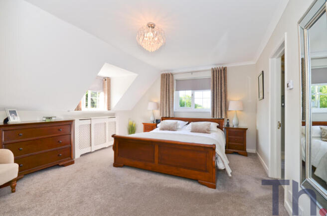 Bedroom 1 (2).JPG