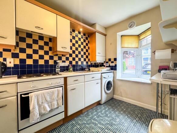 2 bed Semi-Detached for sale Image 6