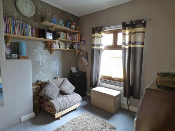 BEDROOM 2