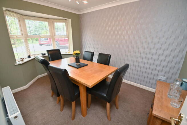 4 bed Detached for sale Image 8