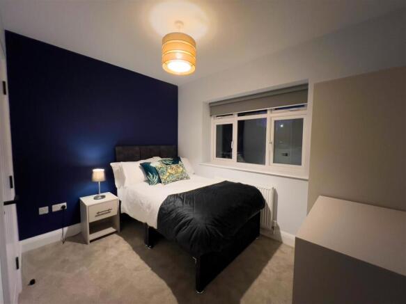 Bed 3.jpg