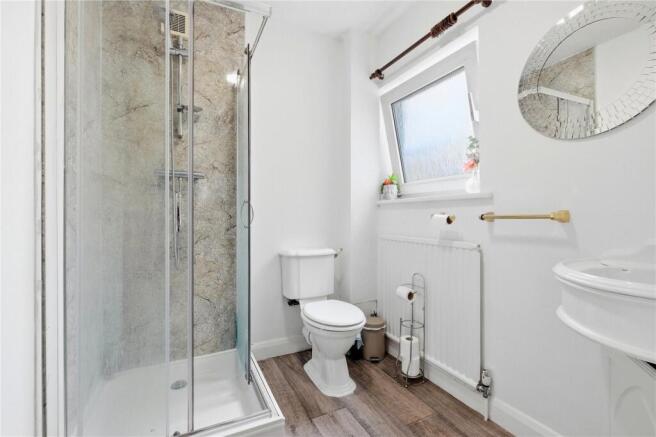 4 bed Detached to rent Image 7