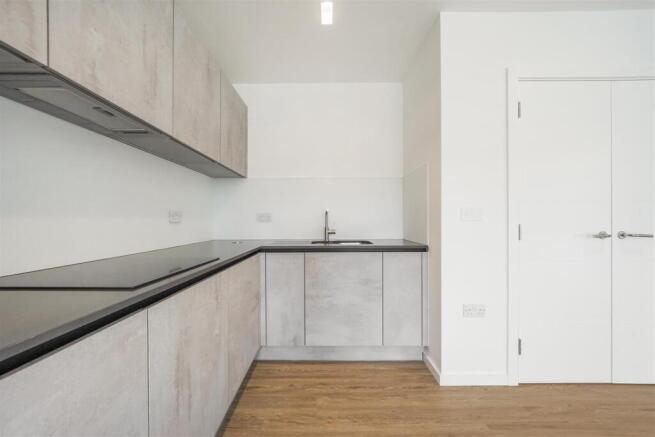 Flat 10, 5 Wheatstone Gardens - zlKaoCm4V2yJsEm6G0