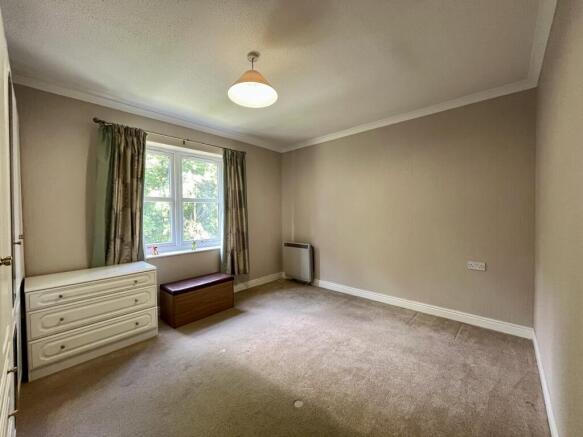 2 bed Flat for sale Image 6