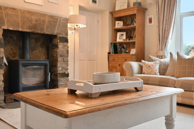 4 bed Semi-Detached for sale Image 9
