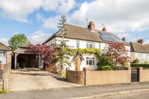 Woodside Road, Chiddingfold, Godalming, Surrey, GU8