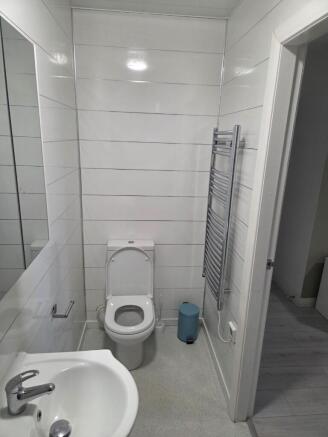 Studio to rent Image 9