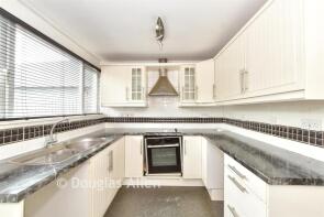 40, Gun Hill Place, Kingswood, Basildon SS16 5UY