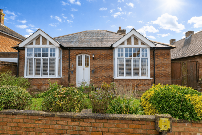 3 bedroom bungalow for sale