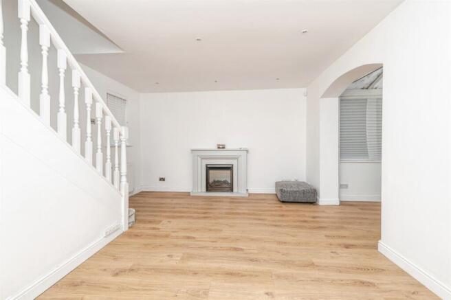 2 bed Terraced for sale Image 7