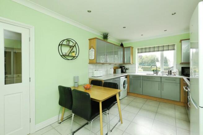 2 bed Bungalow for sale Image 11